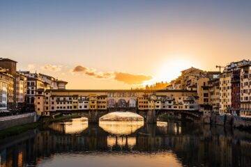 Ponte Vecchio: il cuore pulsante di Firenze sul fiume Arno